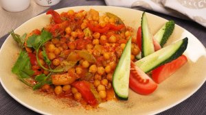 Нут с курицей и овощами