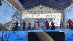 От плавного танца к русскому переплясу: выступление на Дне Рождения Снегурочки