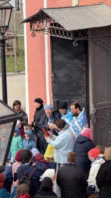 В КАДАШАХ НА БЛАГОВЕЩЕНИЕ  ПО ТРАДИЦИИ  ЗАПУСТИЛИ ГОЛУБЕЙ