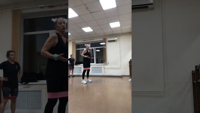 Фитнес резинка! Ноги, ягодицы!