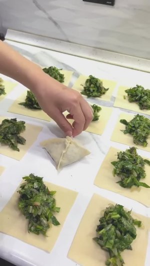 Самса со шпинатом и мятой