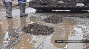 На улицах Братска дорожники начали временный ремонт