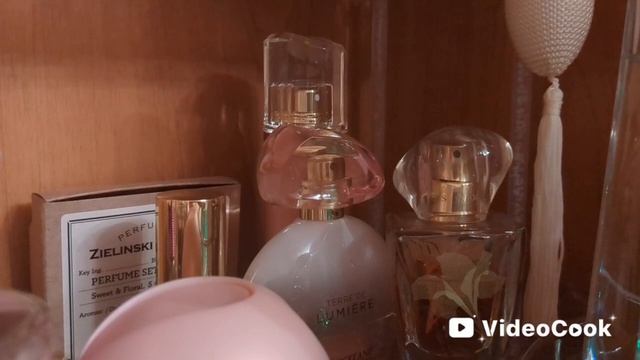 МИНИ ВЛОГ: НОВЫЙ АРОМАТ, ЛАКИ ДОЯ НОГТЕЙ, ПОЛКА С АРОМАТАМИ