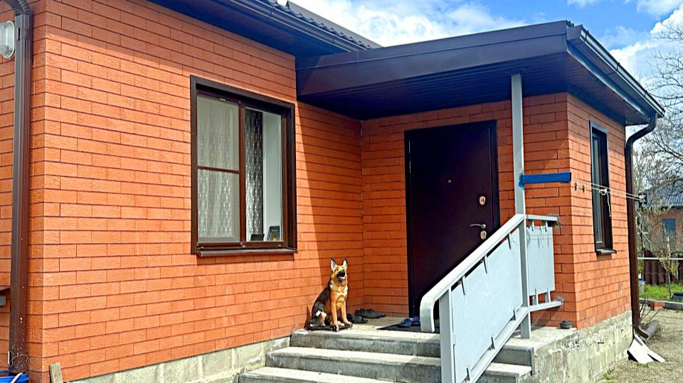Уютный дом 120 кв.м. 6 соток 3 комнаты евроремонт. Краснодарский край, город Армавир.
