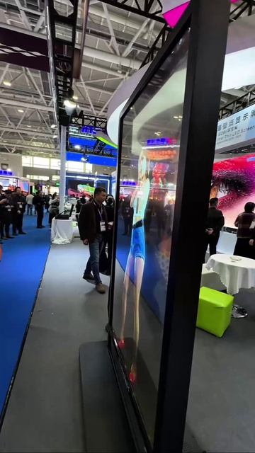 Пилон с плёнкой органик led: четкая картинка, тачскрин, звук и управление в одном корпусе! смотреть онлайн