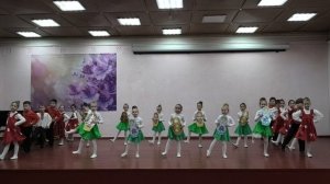 Танец "Модная матрешка".Учащиеся класса ОЭО (4-7 лет) МБУДО "ДШИ города Первомайска