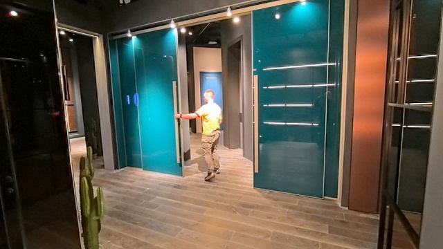 Четырёхстворчатая перегородка с центральным открыванием | Нахлёст на глухие створки