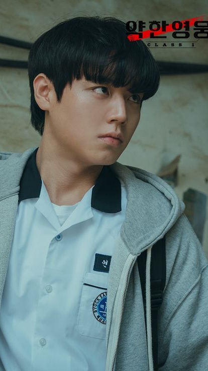 Наказал хулигана без драки 💪😱|СЕРИАЛ: Слабый герой #NETFLIX #Корея #дорама #топ