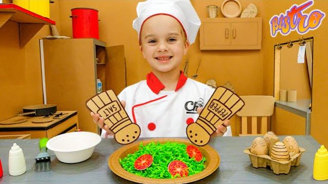 Крис открывает картонное кафе — забавные детские истории!