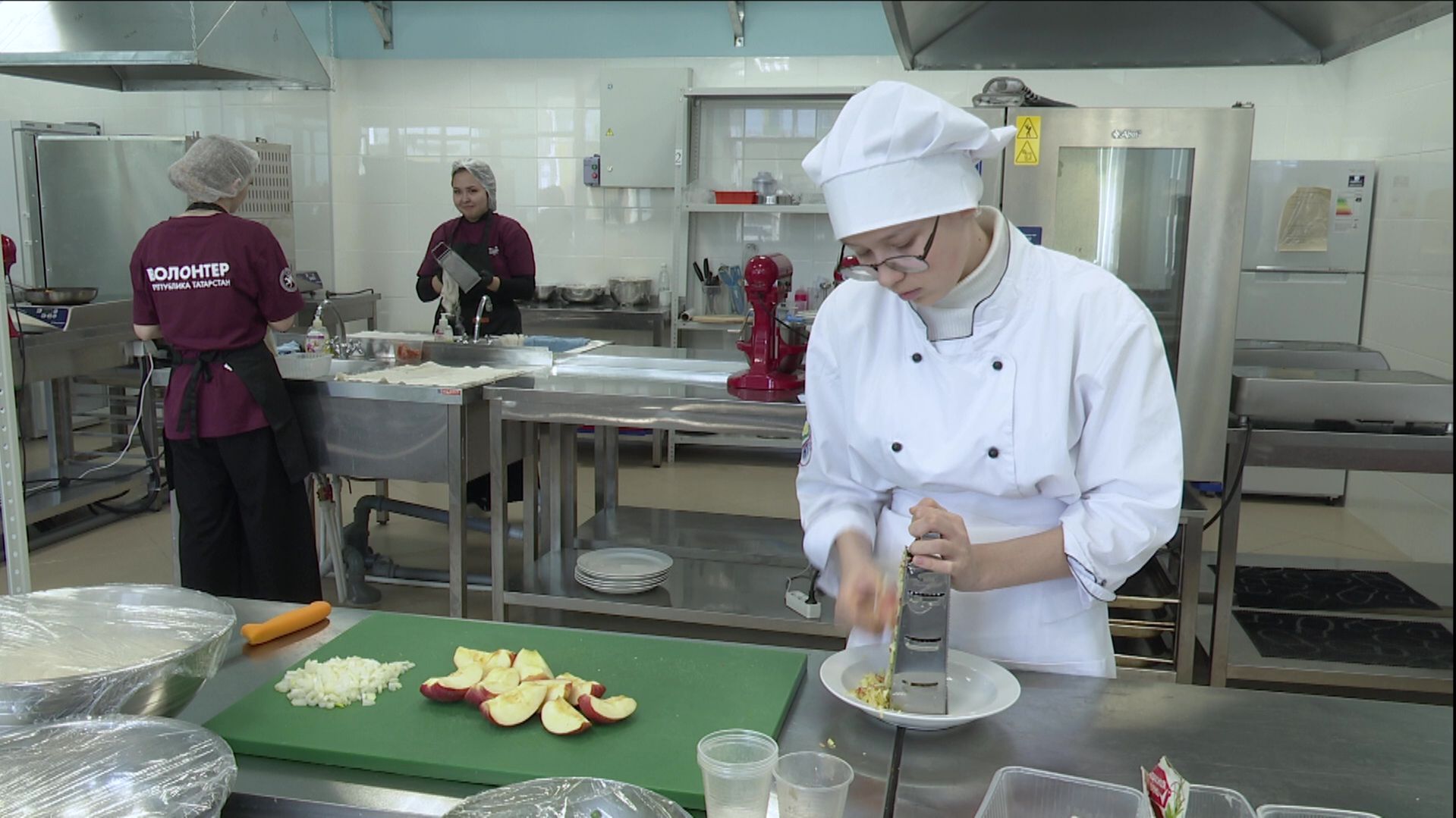 Участники «Абилимпикса» пекли пироги с сыром, фасолью, тыквой, яблоками и мясом