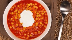 Нут, тушенный с овощами