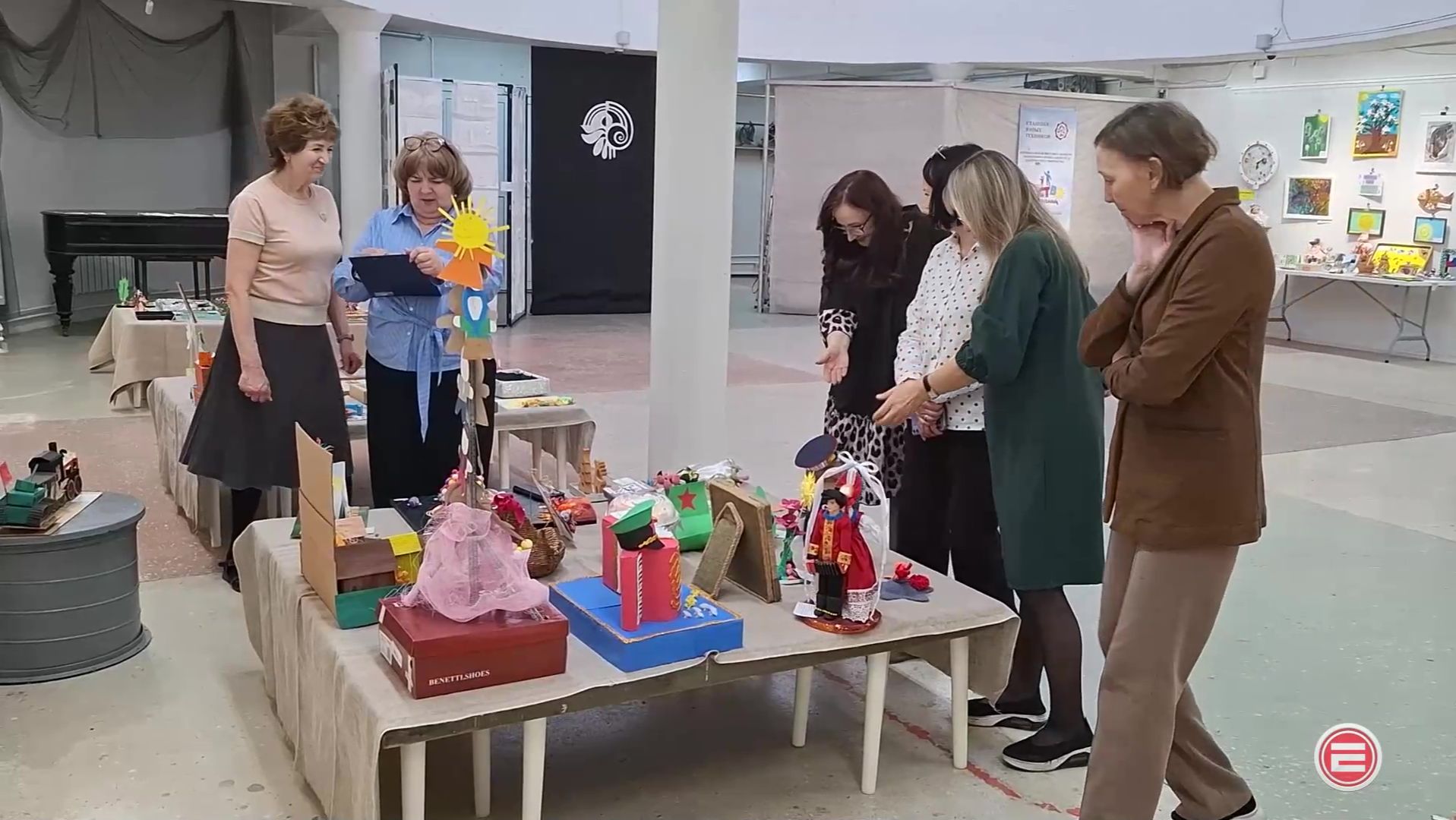 На выставке декоративно-прикладного творчества «Детство без границ» в Ревде представлено 280 работ