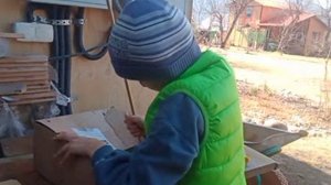 как сделать кормушку для птиц из коробки?