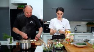 ОКРОШКА БАТЛ! Окрошка на КЕФИРЕ VS Окрошка на КВАСЕ! Рецепты от Лазерсонов