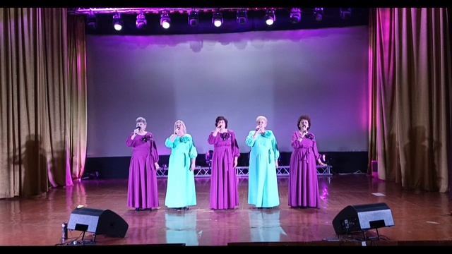 МБУК ЦКС СНЕЖИНКА Вокальный ансамбль Снежняночки рук. Кобзарь В.В. А над вечным огнём