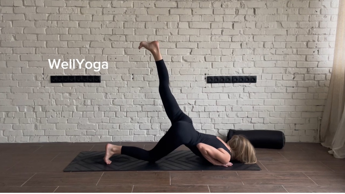 WellYoga Club Практика 6. Потоковая практика на сильное тело за 30 минут