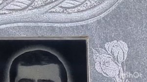 А мы едем  убирать к могилам наших робных!