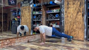 Планка с подъёмом ног