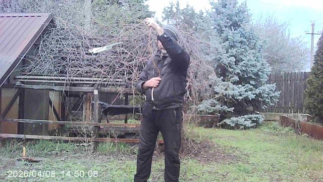 Запуск БезМоторно-Кордовой АвиаМодели во дворе. Апрель 2026.