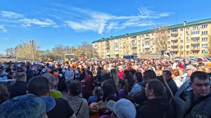 МАРИУПОЛЬ Тысячи Жителей вышли, Но ЗАЧЕМ?Очереди и Новое🏫 Восстановление и Жизнь Сегодня