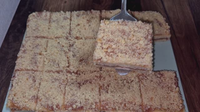 Пирог - пирожное с джемом