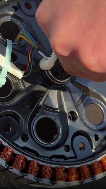 Сколько магнитов в моторе Minako Uno и почему у него хороший накат