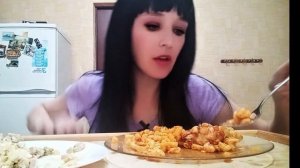 МУКБАНГ/Макароны с крылышками/оливье🤪