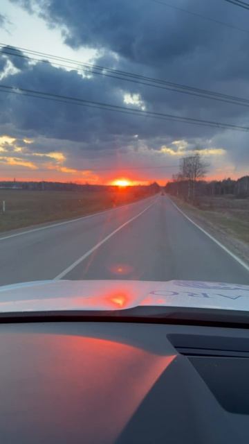 Какую красоту я вчера словил 🔥, еще и музыка совпала 😎