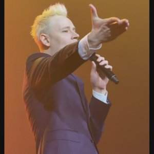 Ненаглядный... наш... Такой Родной... такой любимый...