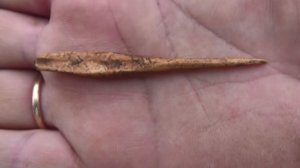 Костяное шило из раскопа по улице Украинской, 101