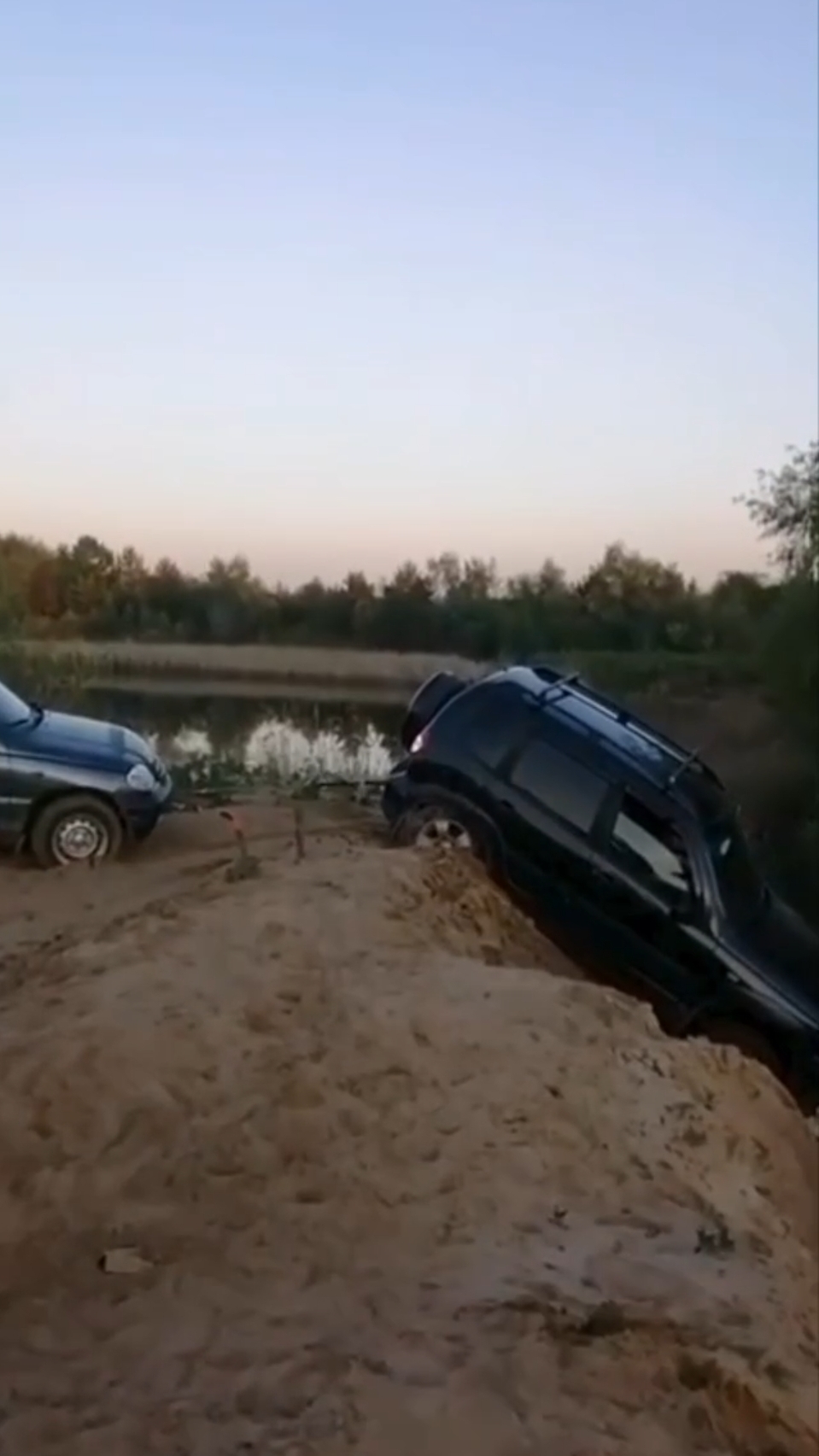 Внедорожная эвакуация авто с пляжа.