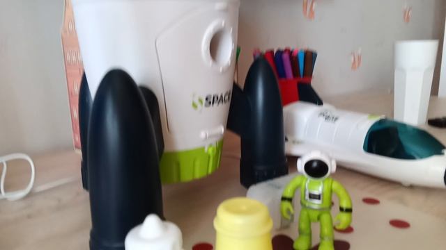 никогда не летайте на чужие планеты там вы можете ну вы поняли зайдите в описание