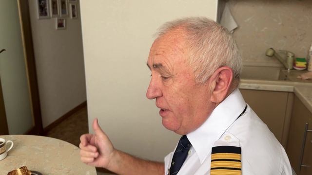 Летчиков лишили зарплаты подделав подписи