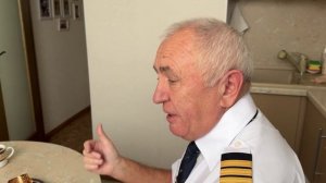 Летчиков лишили зарплаты подделав подписи