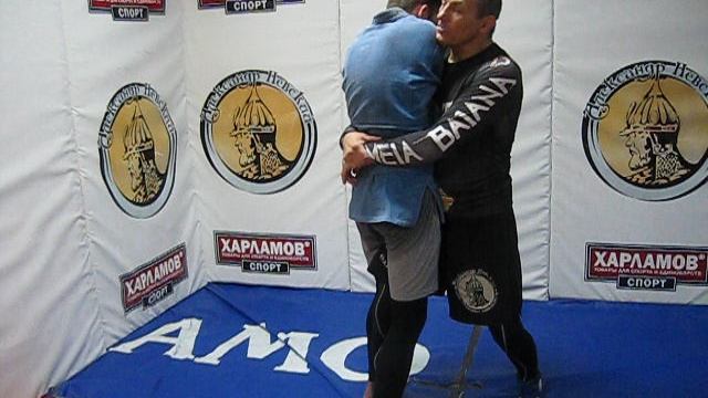 2017 год. Вариант подсада бедром изнутри.