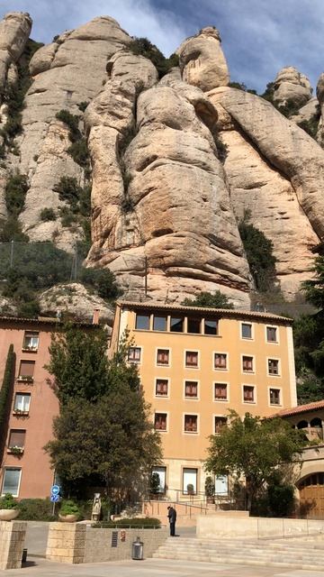 Колокольный звон на горе Монсеррат🔔