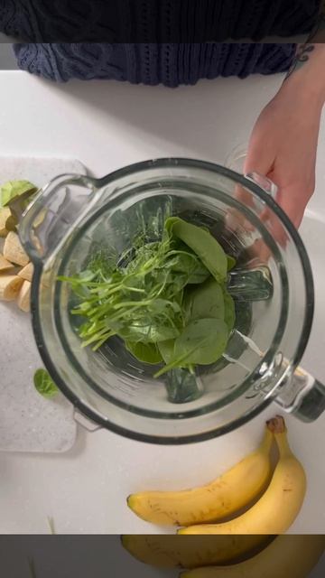 Зеленый смузи с кедровыми орешками - идея полезного завтрака 💚