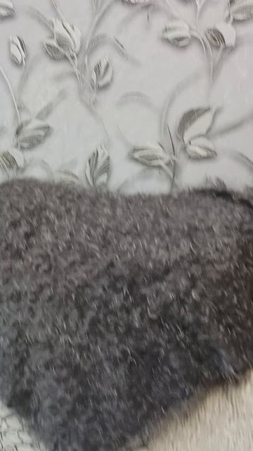 Теплая пуховая косынка из светло серого козьего пуха, с голубым отливом. Пух крупное кольцо.