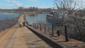 Понтонный мост/Любуемся Волгой. Болтаем о разном.