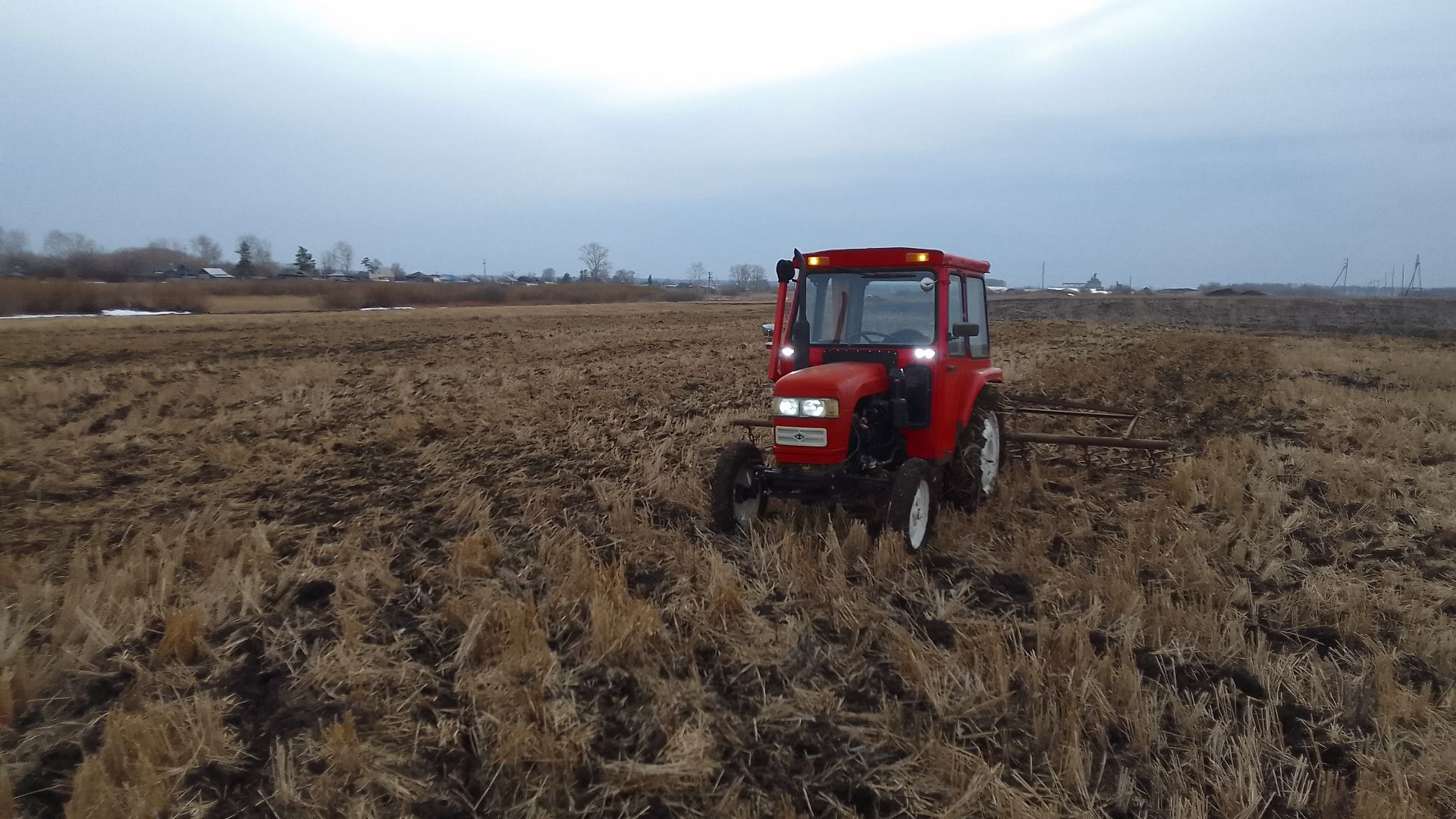 Не утопил - не боронил! Очень раннее боронование по чизелю минитрактором.Испытания рулевого демпфера
