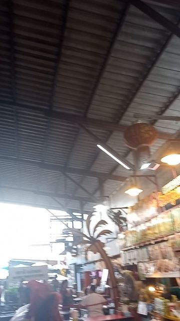 Здесь пути не расходятся. Они — в одном измерении