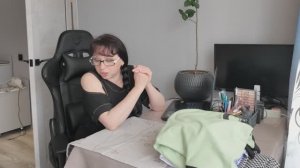 На пару дней исчезну. Хочу поработать с обложками для видео.