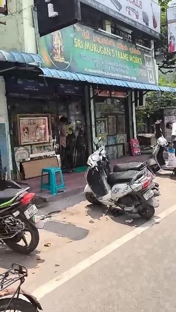 Праздник в г. Пудучерри, Индия. Приближаются, выборы. Есть  выбор. 30 партий представляют себя.