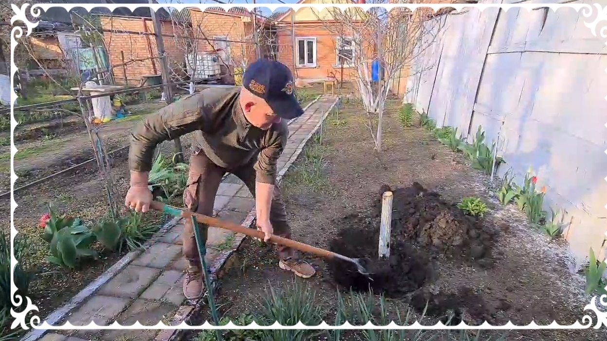 Ейск. Ремонт у мурманчан. Хурмы больше нет. Едем на рынок. И много всего интересного ...