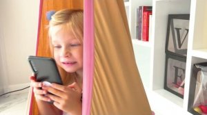 СОФУНЬЯ ШАЛУНЬЯ - СОФИЯ ДЕЛАЕТ  ДЛЯ ПАПЫ.