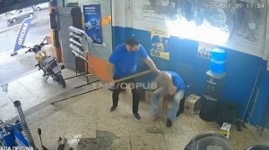 Судя по всему, у этого человека неудачный день.