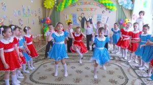 "Мы маленькие дети" яркий номер на выпускном в детском саду