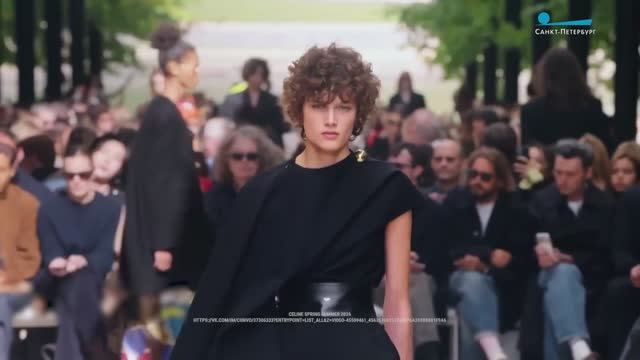 Одежда ассиметричного кроя покоряет подиумы