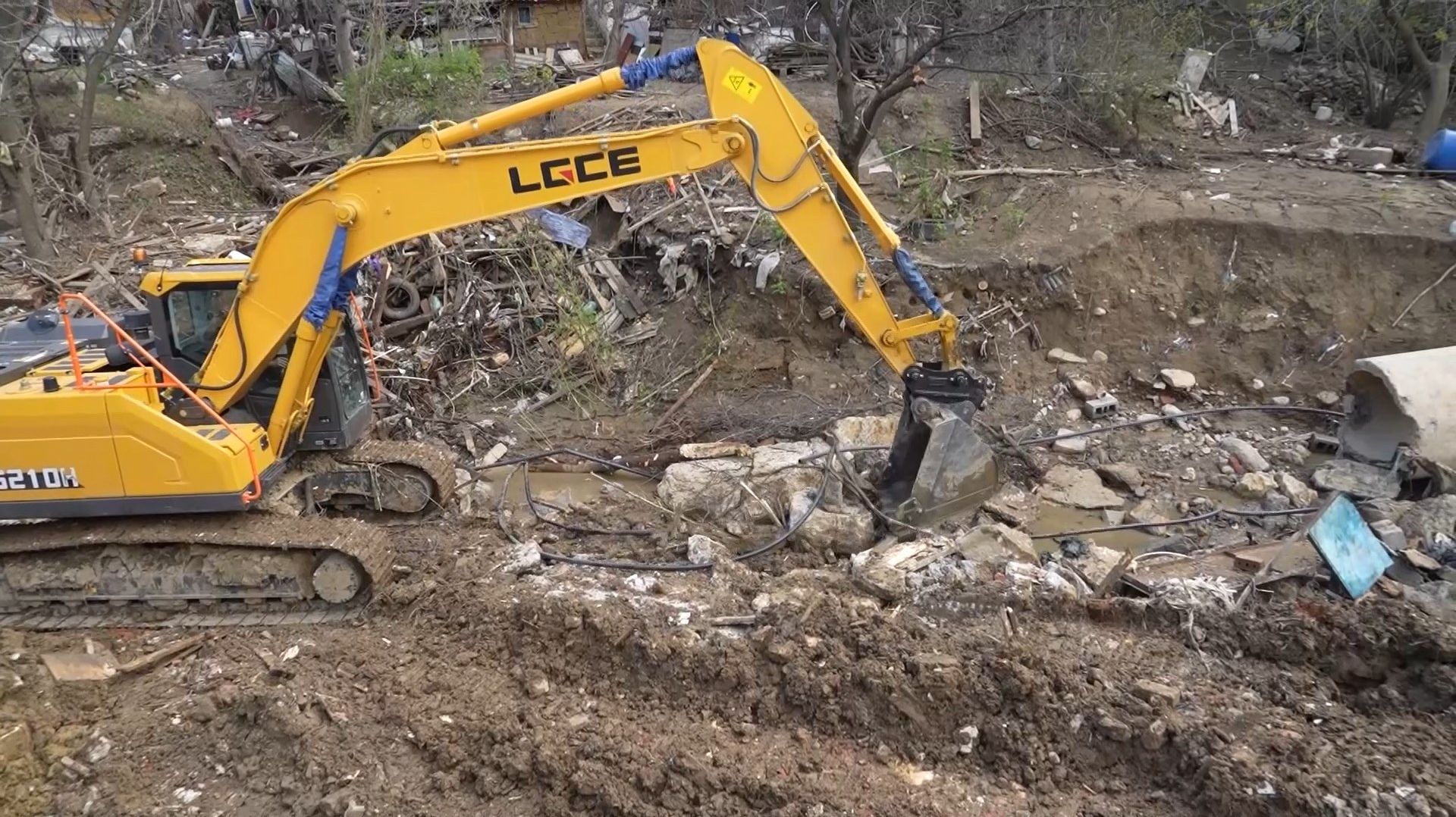 Русло реки Тарнаирки очистили в Махачкале