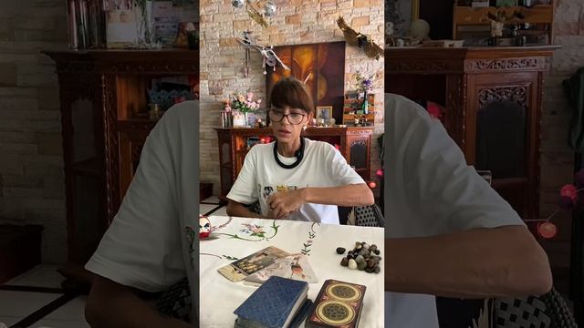 ❗️Ты пахнешь счастьем..🌓✨Предсказательные камни #раскладытаро #раскладонлайн #таро #картытаро